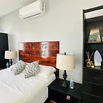 Casita Perez, Cama Queen, Wifi, Aire Acondicionado, Cocina, 2 Sillas De Playa